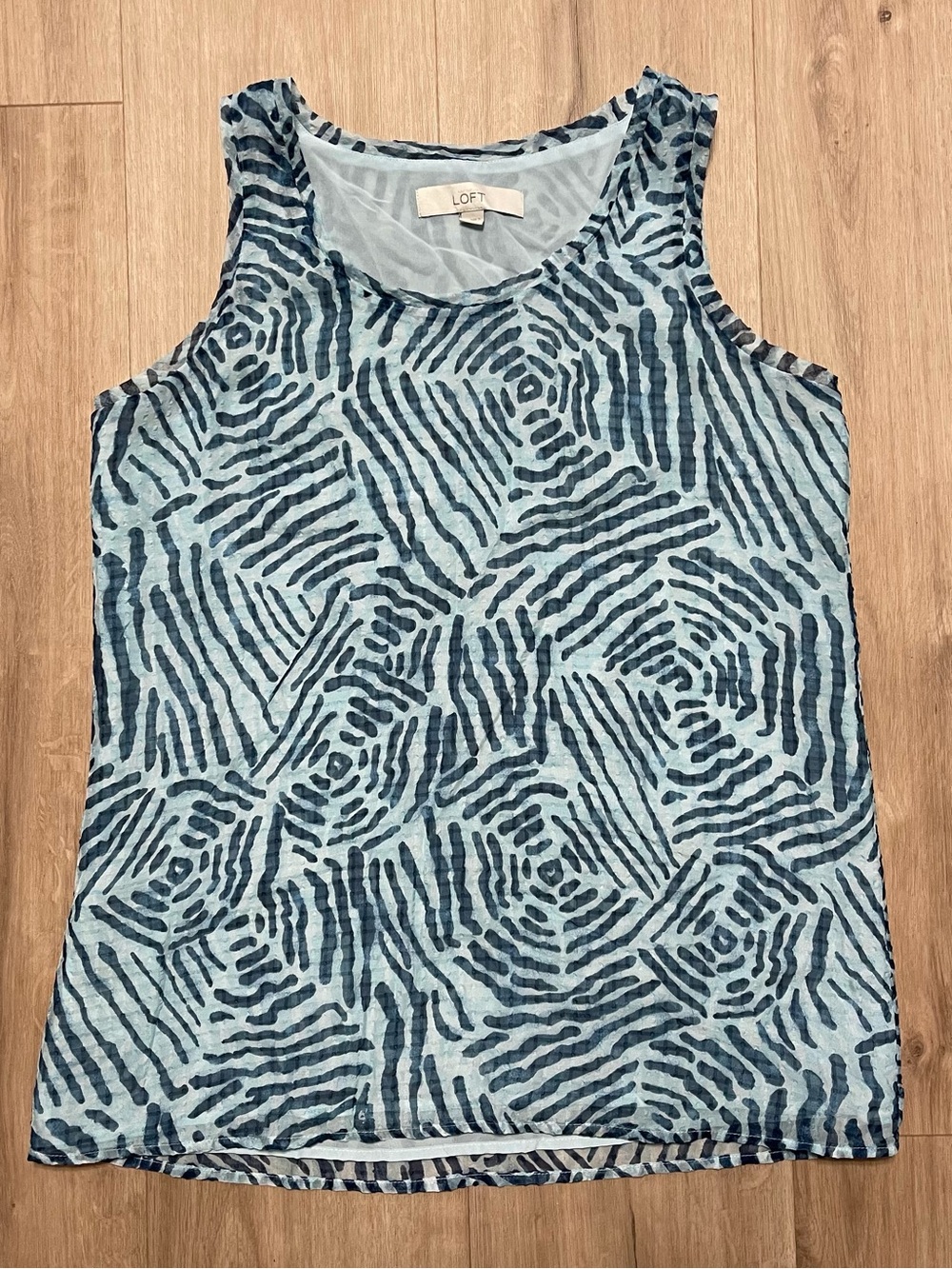Ann Taylor LOFT SM- Light Blue & Navy Abstract Print Tank. Light Weight Comfort